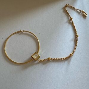 Elegant Gold Nath with Chain Detail